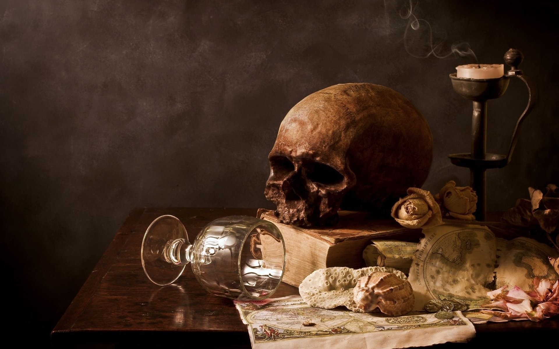 لا تزال الحياة الغذاء الجدول الحاويات وحدها في الداخل الأثاث شرب الكبار الجمجمة رئيس الميت