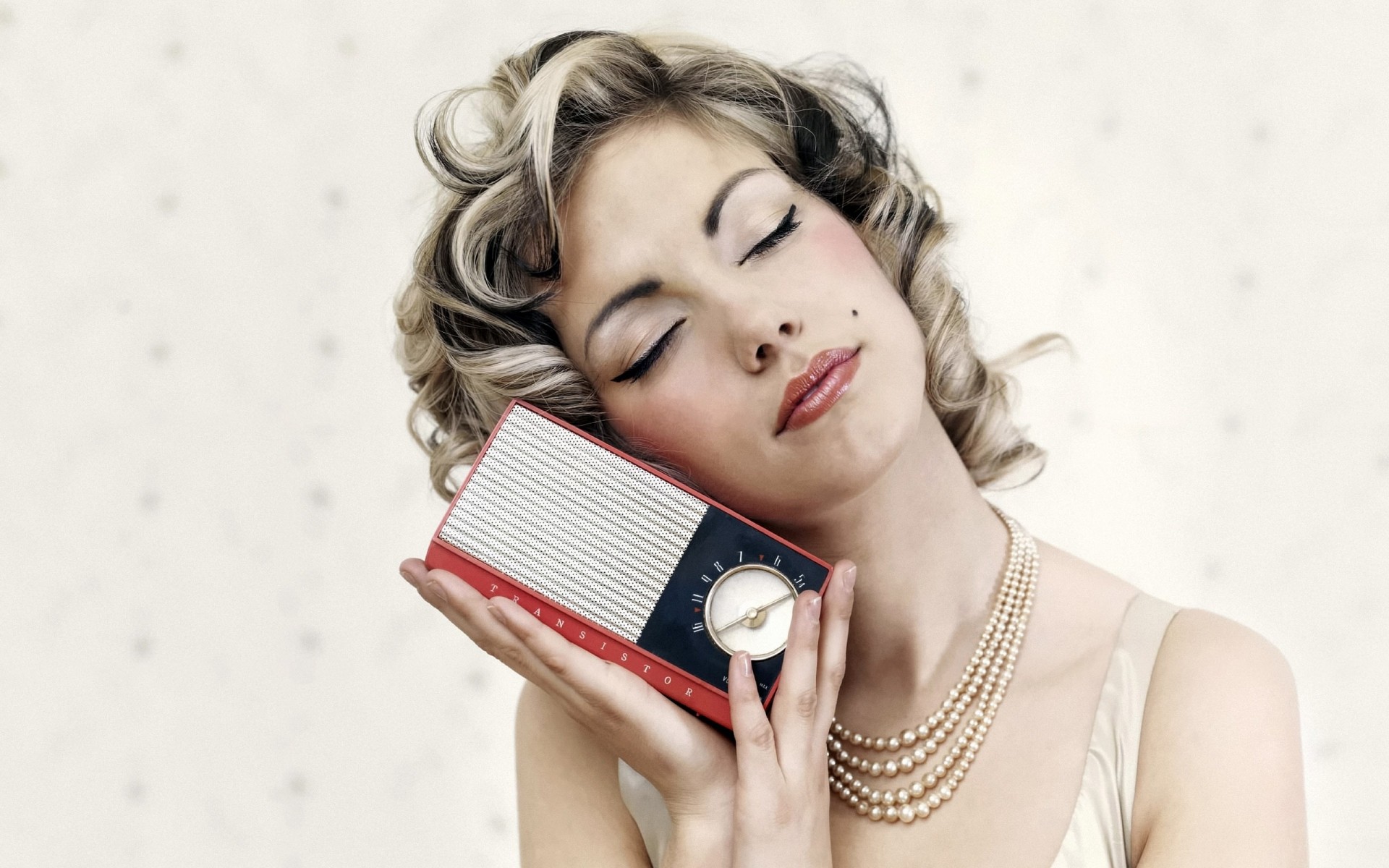 امرأة صورة فتاة أزياء نموذج الكبار جميلة واحدة لطيف الوجه امرأة سمراء مثير