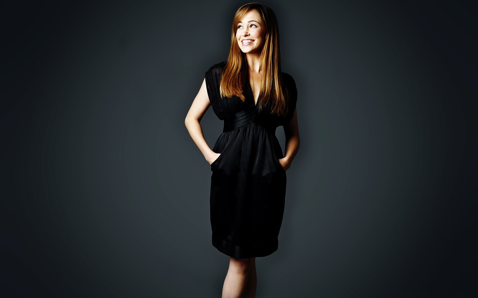 امرأة أزياء صورة بريق مثير فتاة لطيف جميلة استوديو نموذج واحد الخريف الناهض الممثلة المشاهير ابتسامة الوجه النساء