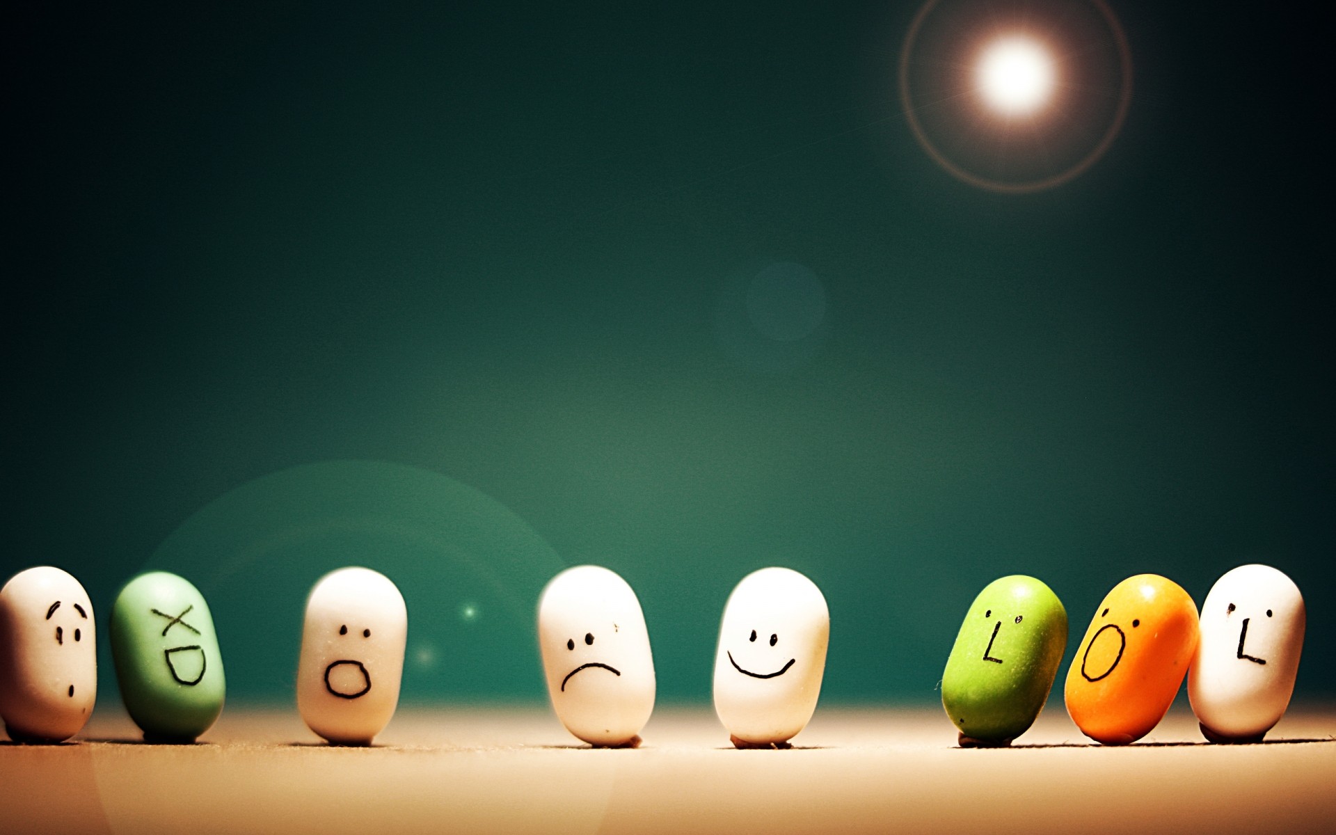 سطح المكتب سعيد حزين يبحث يضحك