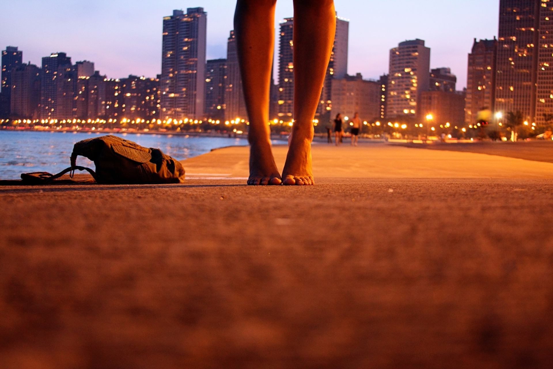 الشاطئ المدينة غروب الشمس البحر المساء الماء السفر البحر المحيط الضوء المدينة الشارع الشفق المنزل ناطحة السحاب الانعكاس الفجر الحضري العمارة الأفق