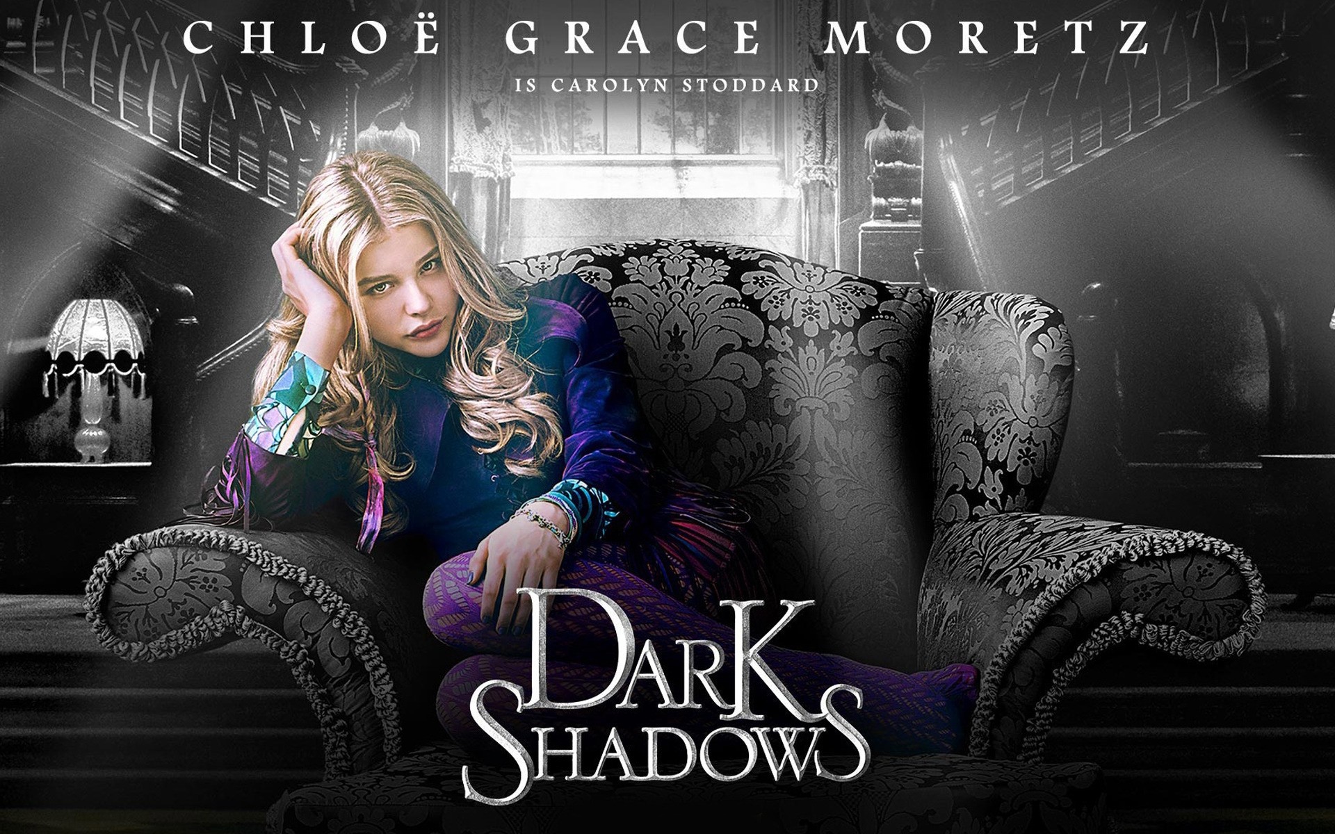 داخلي الكبار والجلوس امرأة والأزياء والحياة الليلية الأفقي كلو والإثارة والكوميديا وهوليوود