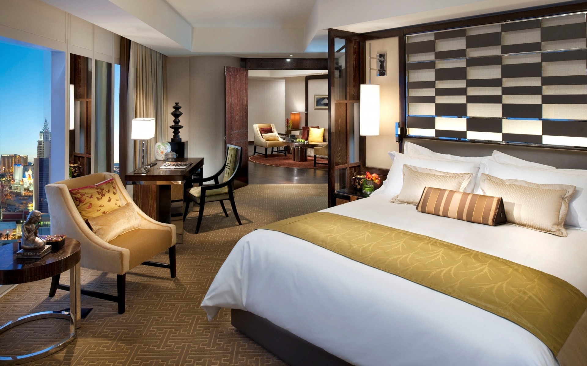 أثاث غرفة نوم غرفة سرير مصباح داخلي وسادة فاخرة حديثة تصميم داخلي طاولة فندق سجادة شقة نوافذ كرسي سكني أسرة أرضية منزل كرسي بذراعين