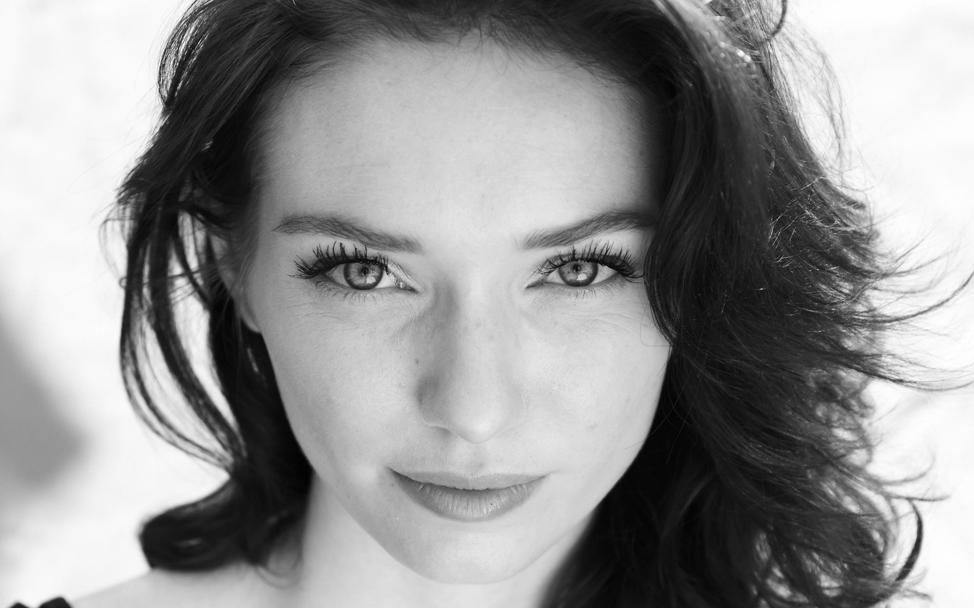 صورة أحادية اللون امرأة فتاة نموذج أزياء الوجه مثير الكبار العين واحد الشعر جميلة جميلة بريق إليانور توملينسون المشاهير المشاهير المشاهير