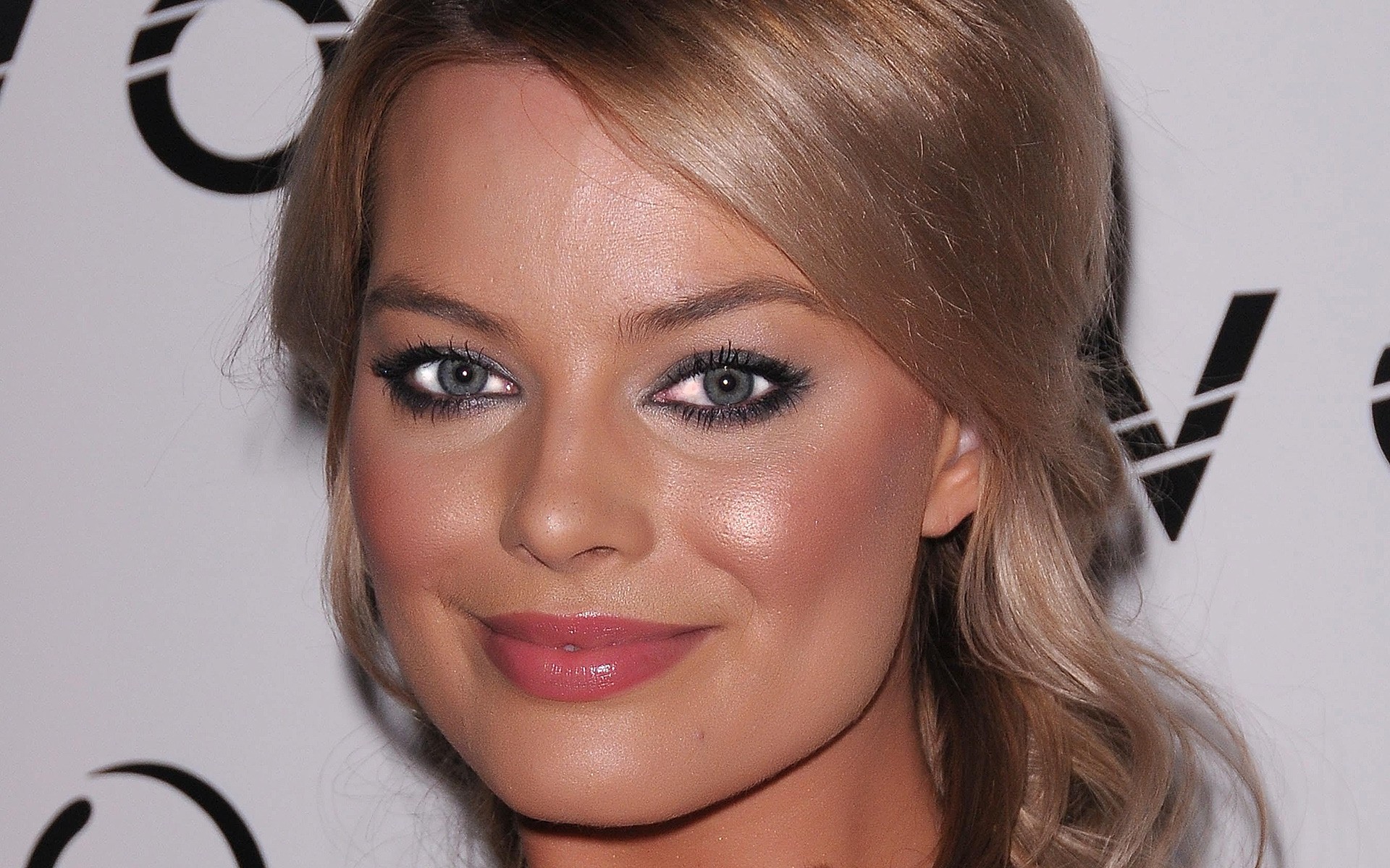 المرأة الموضة الترويج مارجوت روبي