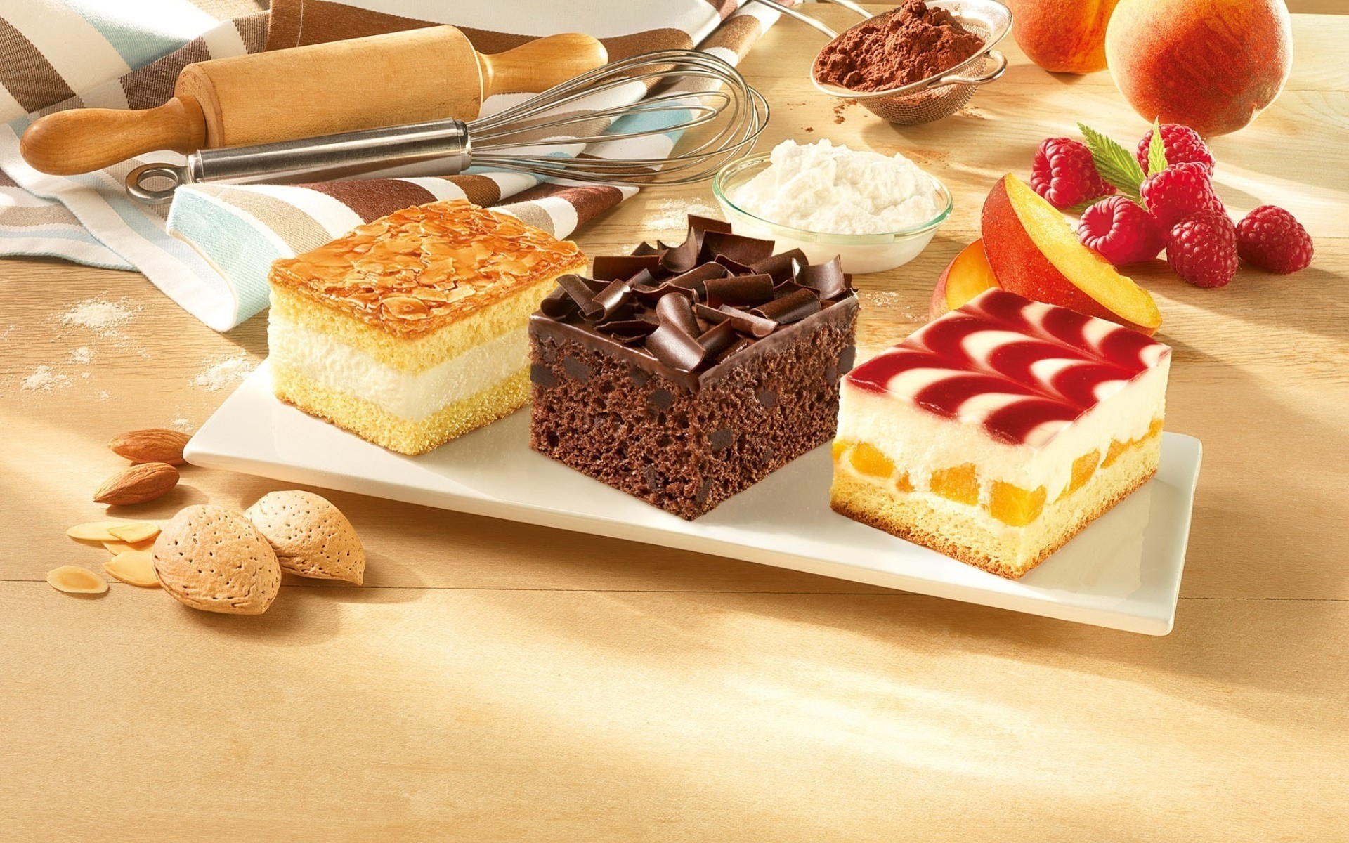 الشوكولاته الغذاء لذيذ المعجنات السكر كعكة الفاكهة الحلو منتجات الألبان الإفطار محلية الصنع كريم الحلوى الحلويات الكعك