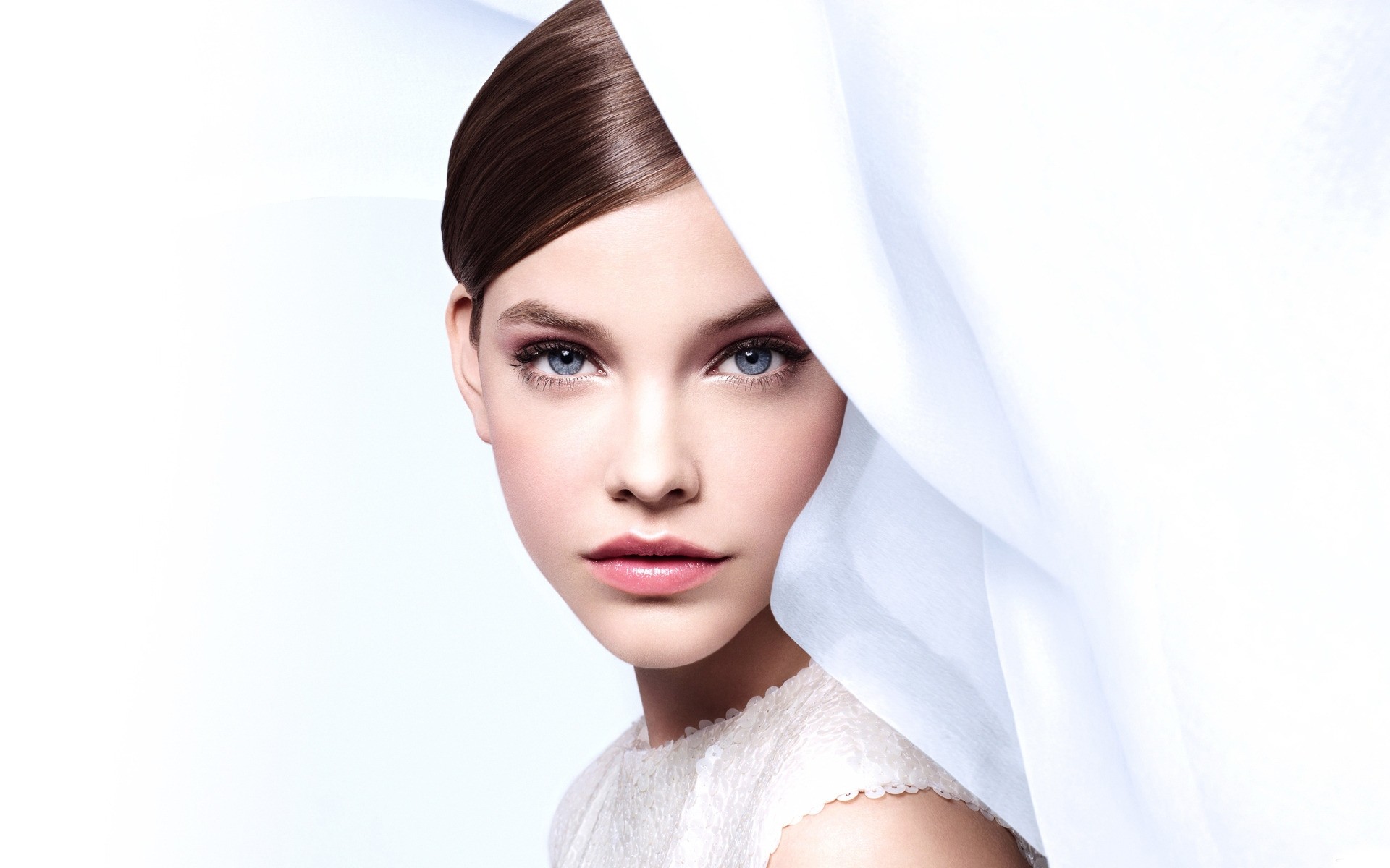 امرأة الجلد والأزياء جميلة بريق مثير العين باربرا بالفين عارضات الأزياء والأطفال والفتيات