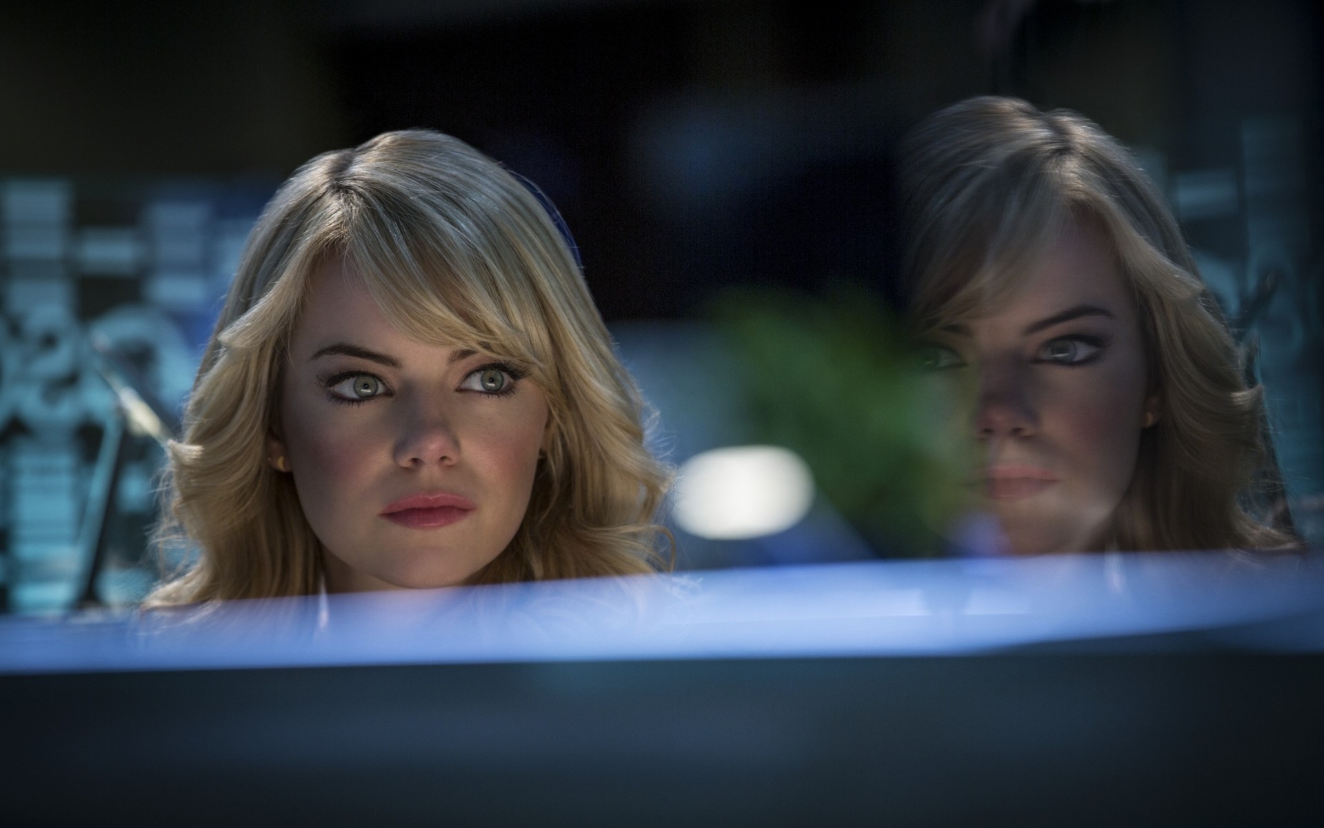 امرأة المنافسة في الأماكن المغلقة صورة الكبار واحد الترفيه تعبيرات الوجه الترفيه الطفل فتاة مكان التنس في الهواء الطلق رائع المشاهير المشاهير