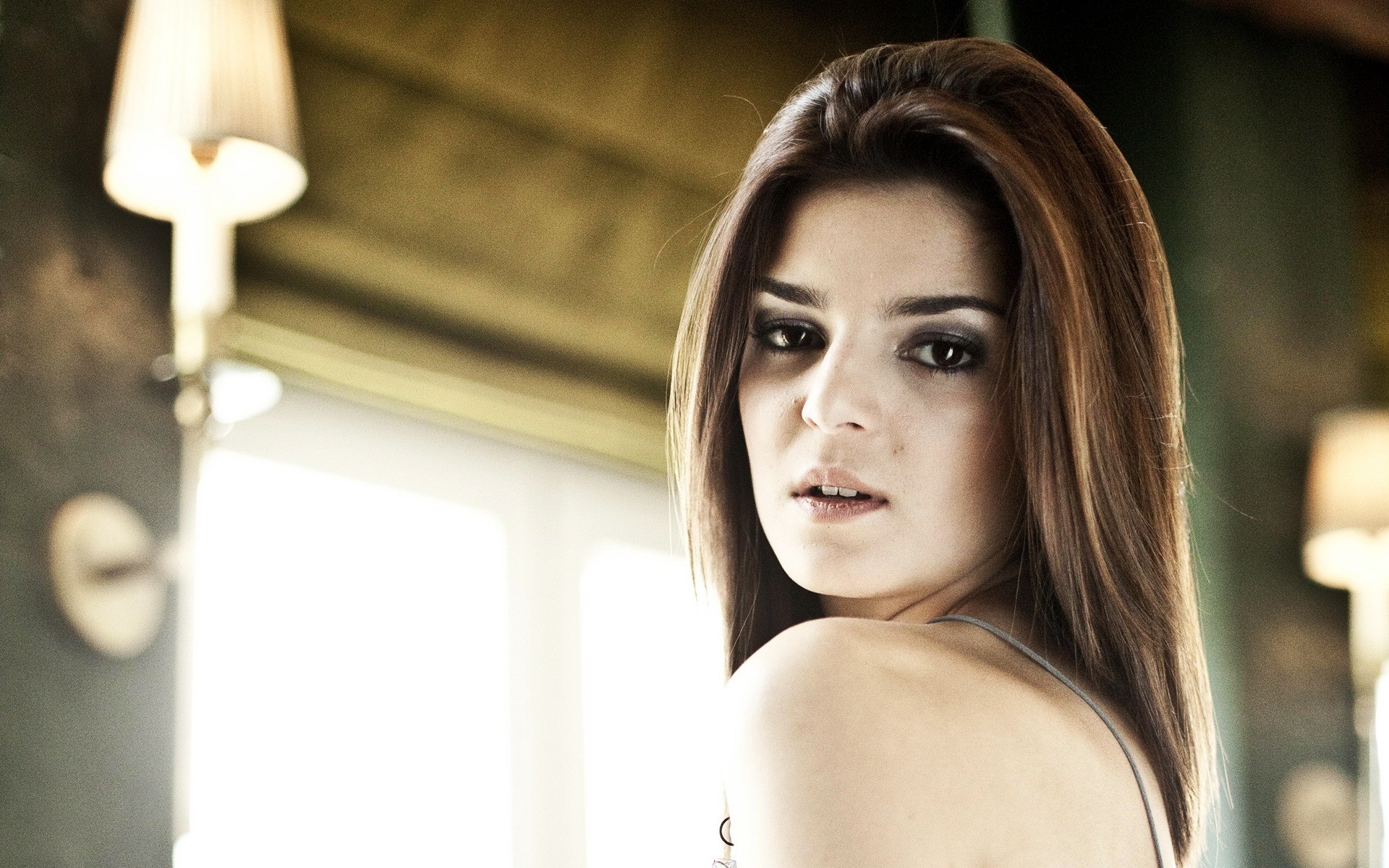 امرأة فتاة صورة داخلي الكبار أزياء كلارو لاغو