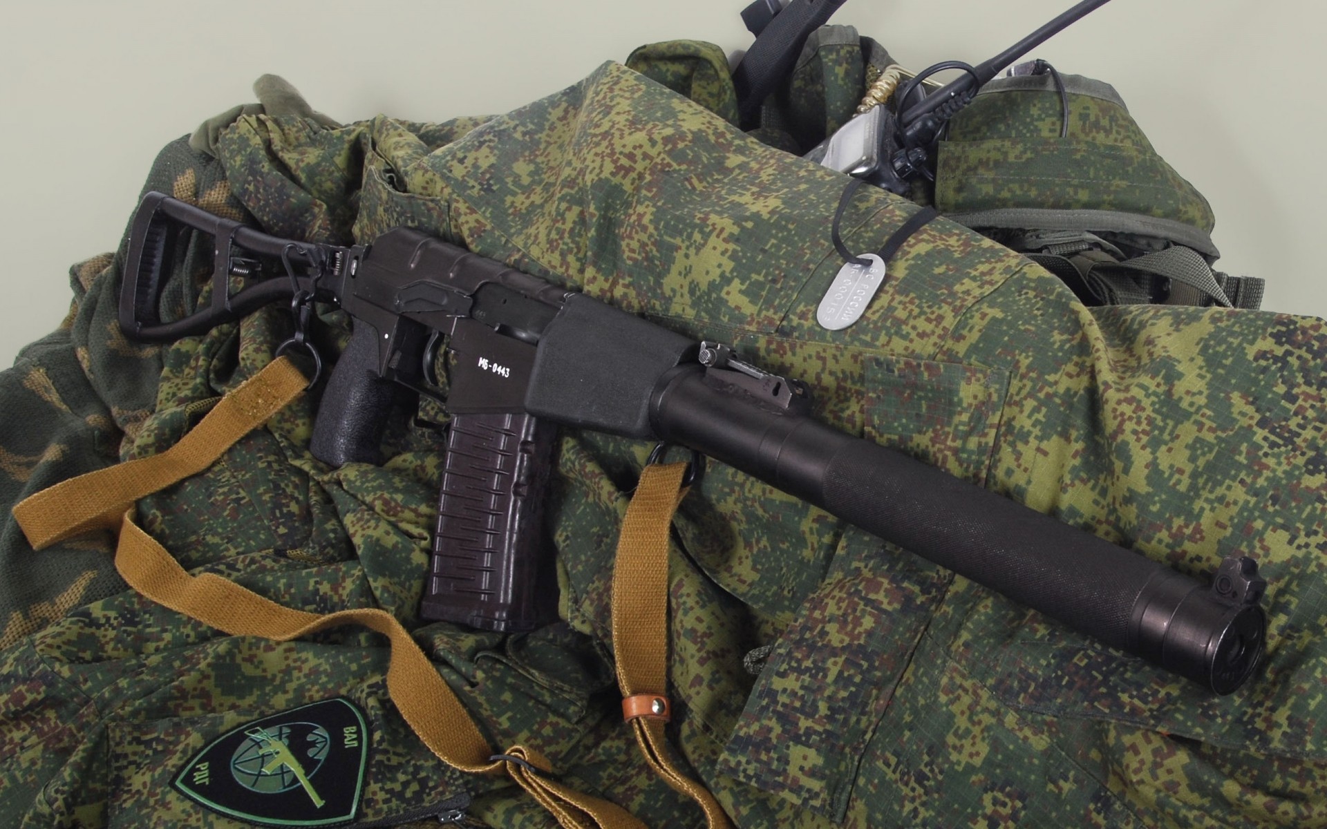 الحرب العسكرية الجيش مسدس سلاح التمويه بندقية الجندي ارتداء الذخيرة القتالية معركة موحدة قناص الكاكي حماية خاصة البحرية قوة خوذة المعدات