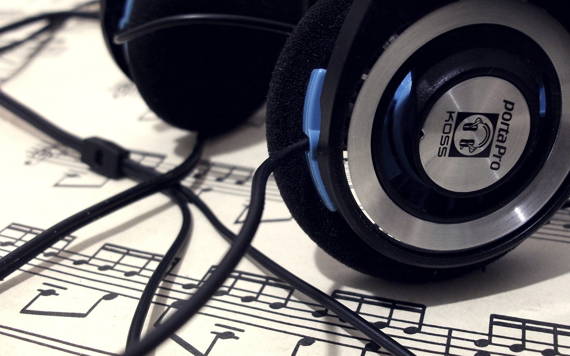 التكنولوجيا الصوت المعدات الإلكترونيات الأعمال الموسيقى ستيريو الكمبيوتر دي جي ديسكو ملاحظات