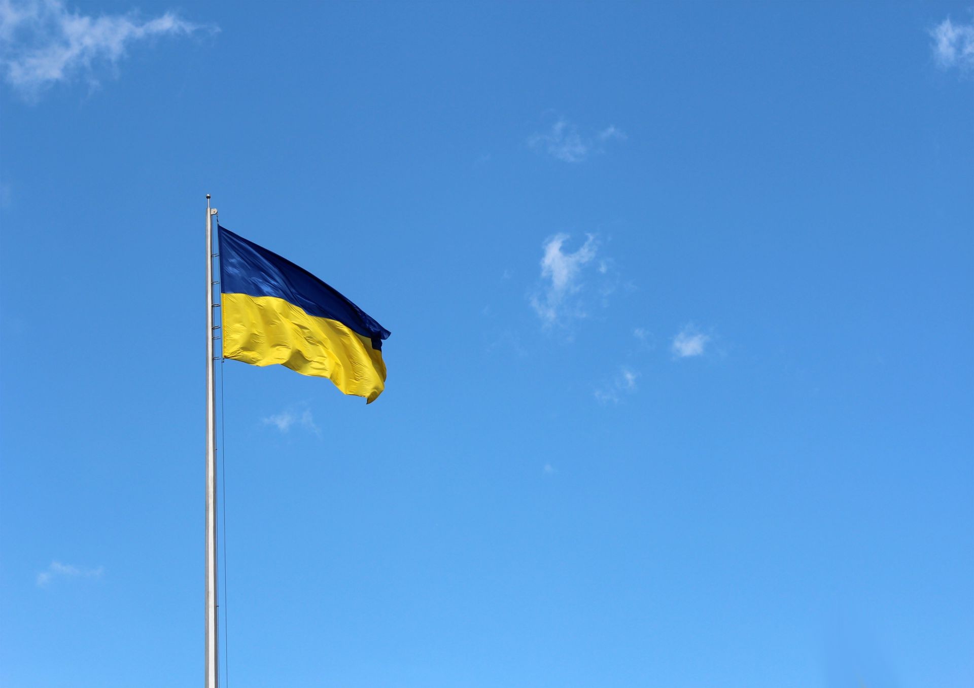 السماء الرياح السماء الزرقاء في الهواء الطلق الحرية العلم الشمس السفر الطقس الجيد