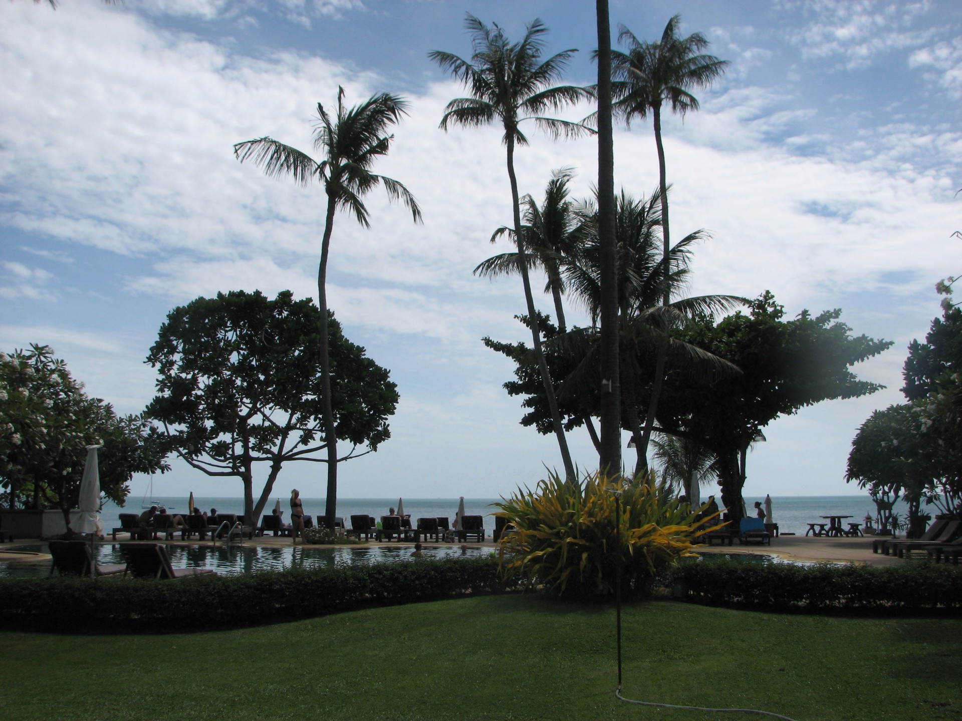 شجرة النخيل منتجع عطلة السفر الاستوائية عطلة فندق عطلة المياه ضوء النهار الجزيرة الشاطئ السياحة البحر في الهواء الطلق السماء الفاخرة بارك