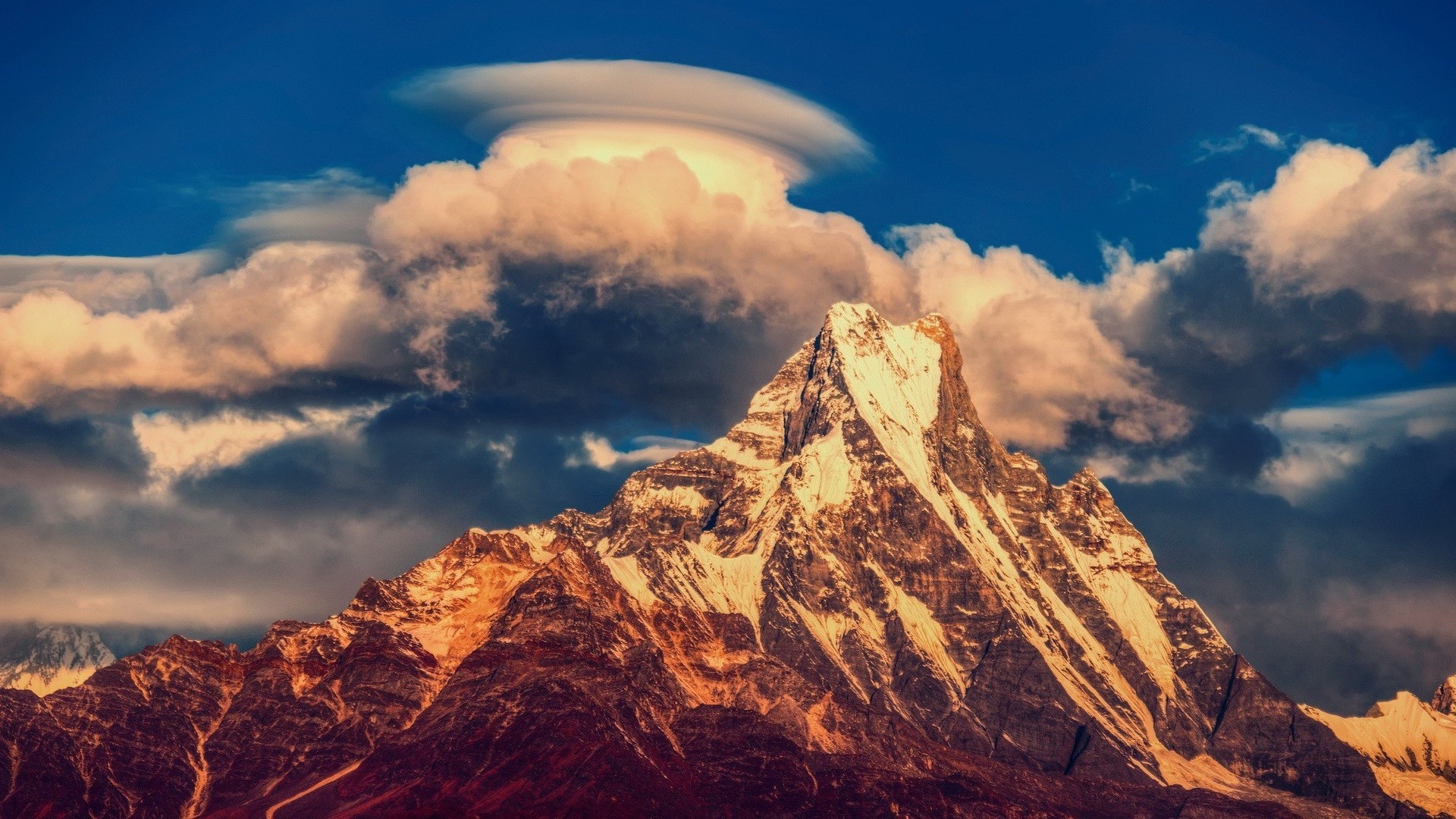 السماء الجبال السفر غروب الشمس المناظر الطبيعية في الهواء الطلق الطبيعة الفجر الصخور المناظر الطبيعية الخلابة المساء الذروة الغسق الطقس الجيد