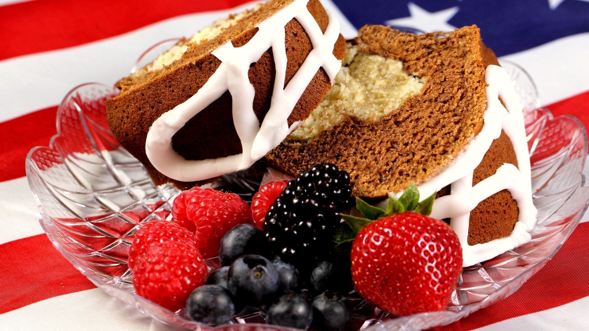 الحلو الشوكولاته لذيذ الغذاء كعكة كريم الفاكهة الحلويات السكر أبيقور التوت المرطبات لذيذ التوت محلية الصنع لوحات الإفطار قودي الكوكيز