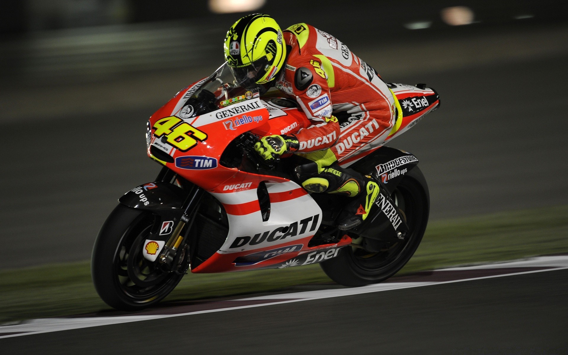 الرياضة سباق المسار بطولة عجل الدائرة المنافسة اللفة المتسابق رياضة السيارات محرك العمل سريع سائق البطولة التشويق الدراجة سباق الجائزة الكبرى سيارة هيبة